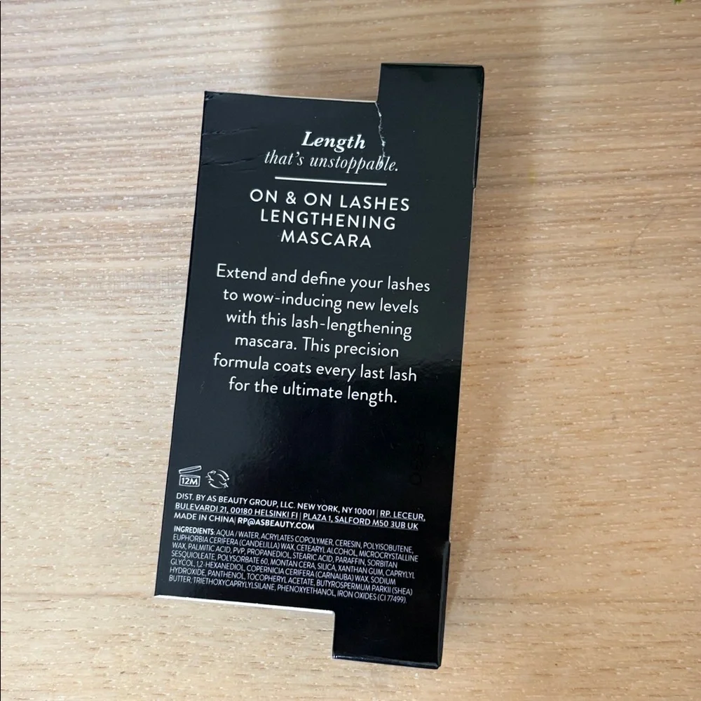 Laura Geller On & On Lashes Lengthening Mascara - Black & Gold Packaging
